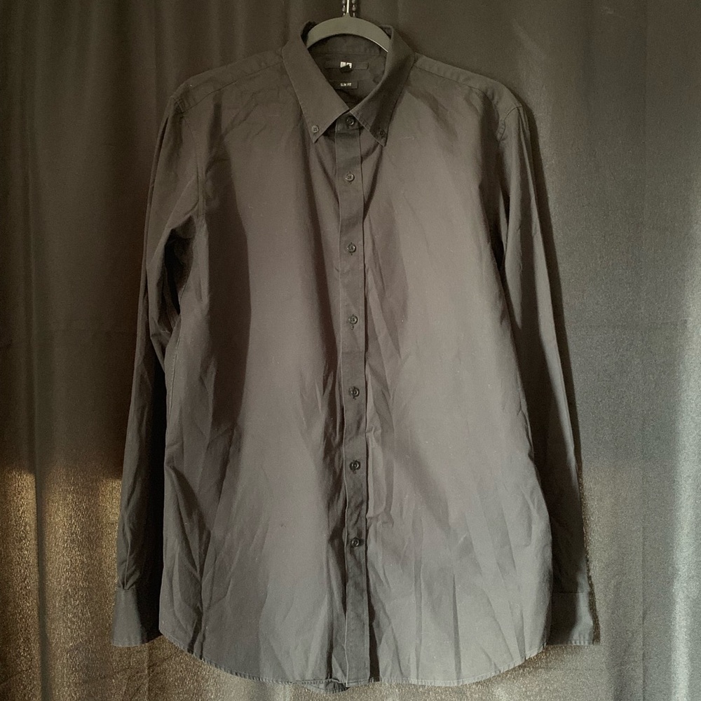 Black Uniqlo slim fit button down